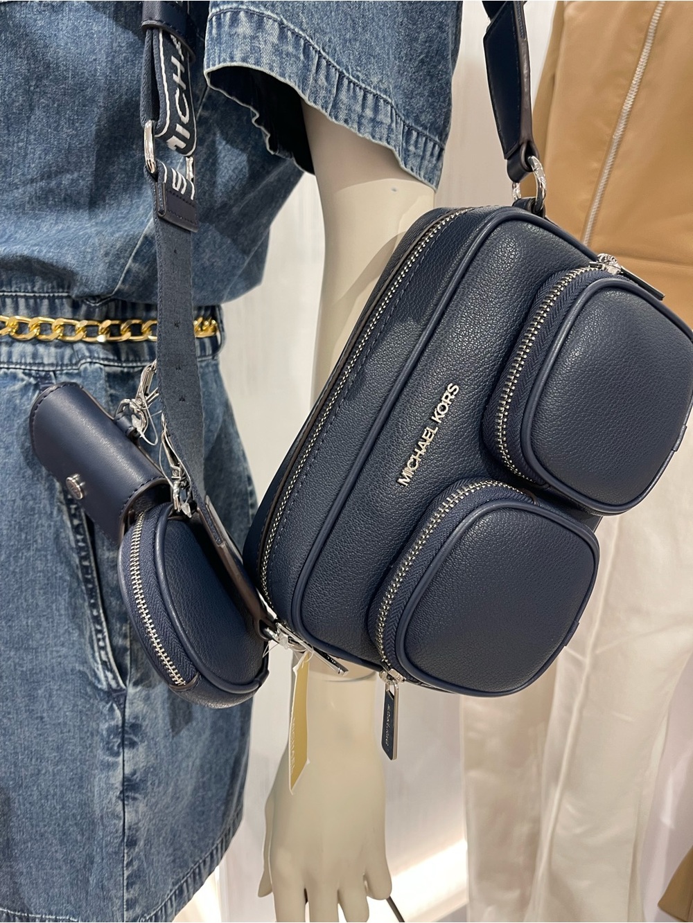 Michael Kors JST Leather Md Pocket Xbody Crossbody Bag with Case Apple Airpods - Picture 6 of 16